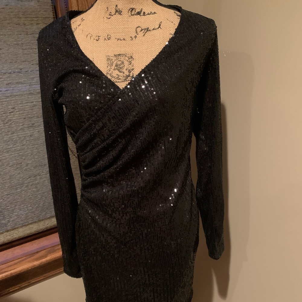 Gorgeous black sequin dress (L)